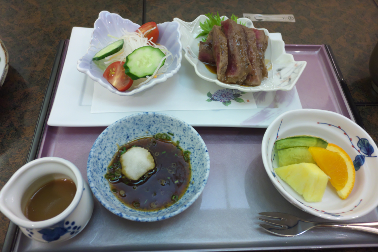 生野菜・国産牛和風ステーキ・水菓子