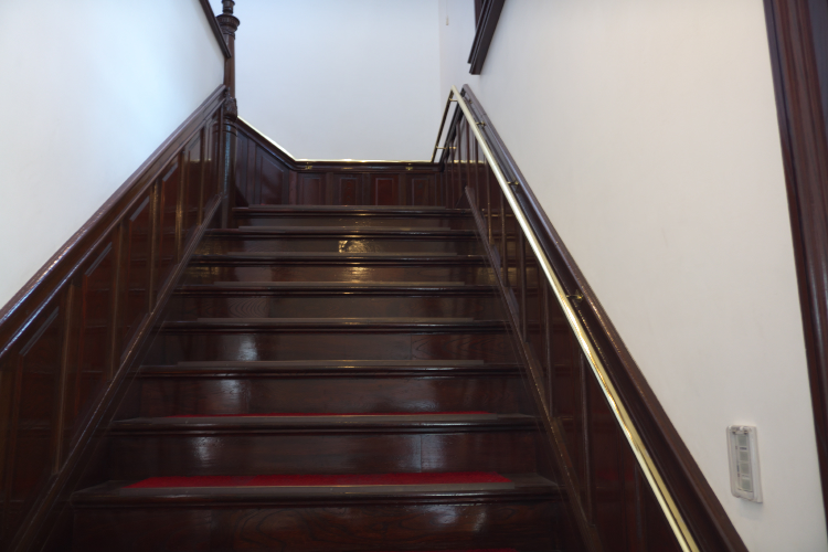 ２階への階段♪